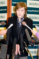 「イチロー選手がヒットを打って素晴らしい記録を作ったように、僕も努力して皆さんに喜んでもらえるようなヒット曲を作り出したい」。