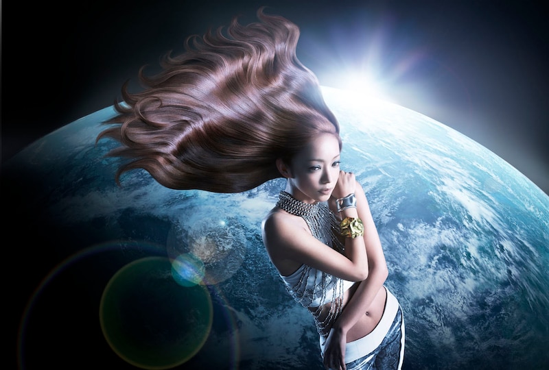 写真はヴィダルサスーン「リボーン」篇ビジュアル。アルバムにはこのCMで使用されている「MY LOVE」も収録される。