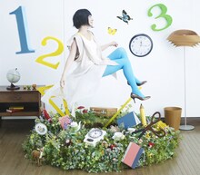 坂本真綾が歌う「マジックナンバー」は真綾自身が作詞を、北川勝利（ROUND TABLE）が作・編曲を手がけた楽曲。11月11日にシングルリリースされた。