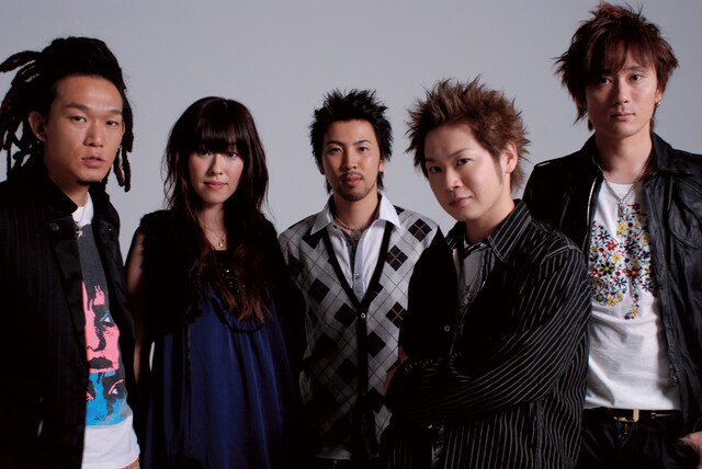 初のベストアルバム「The BEST of Aqua Timez」をリリースしたAqua Timez。来春にはこれを引っさげて全22カ所22公演の全国ホールツアーを開催する。