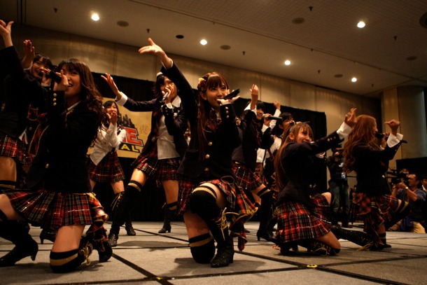 「NEW YORK ANIME FESTIVAL」ミニライブの様子。