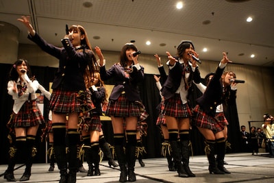 「NEW YORK ANIME FESTIVAL」特設ステージでは、ミニライブとは思えないほど熱の入ったパフォーマンスを披露。