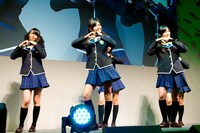 「手のひらの勇気」を披露するときめきアイドリング!!!。