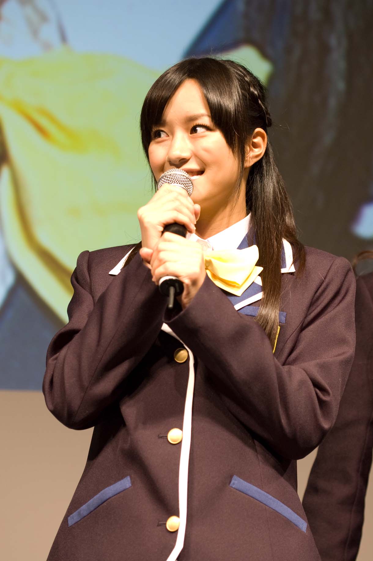 三宅ひとみ