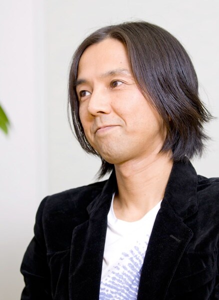 アルバムにはヒットナンバー「虹の都へ」のセルフカバーも収録。インタビューでは高橋幸宏や忌野清志郎との貴重なエピソードも披露されている。