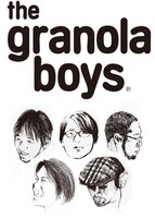 「WORLD HAPPINESS 2009」ではマイケル・ジャクソンの楽曲や黒澤映画「どですかでん」主題歌のカバーも披露したザ・グラノーラ・ボーイズ。ラテン／カントリー／オールドロックなどのルーツミュージックを独自に解釈したサウンドは彼らならでは。