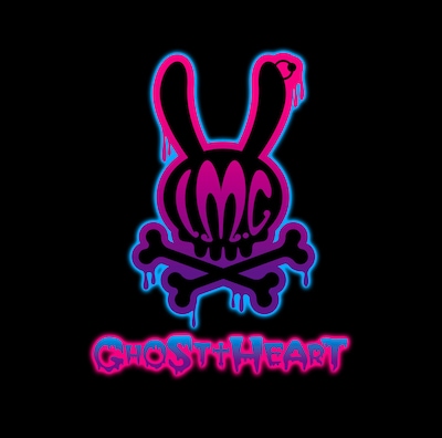 写真は「GHOST†HEART」通常盤ジャケット。全アイテム共通で初回プレス分のみ、イベント握手会参加補助券が封入される。
