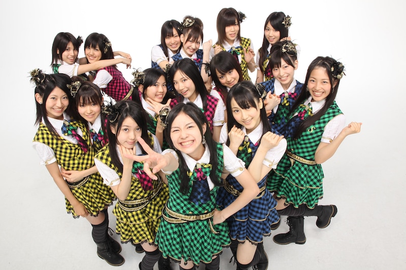 本日10月10日には、SKE48初の写真集「SKE48 Complete Book ～2008→2009～」が発売。17日・18日には東京＆名古屋で握手会イベントも行われる（写真はチームS）。