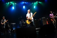 THE BAND HAS NO NAME。直前まで「歌詞がない」と騒いでいたとはとても思えない、しびれるような演奏を聴かせてくれた。