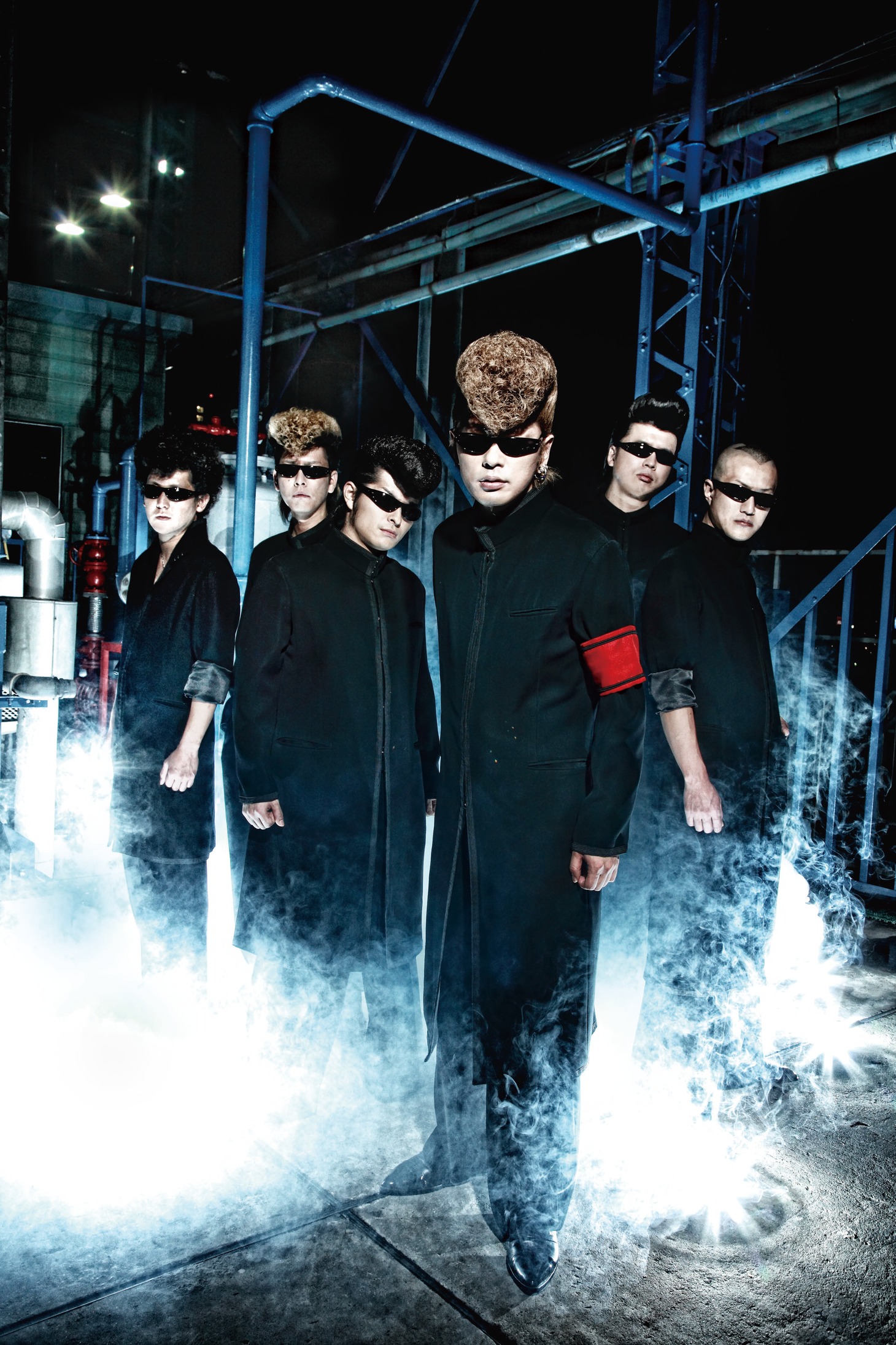 12月29日には幕張メッセで行われる「COUNTDOWN JAPAN 09/10」への出演も決定。年末も氣志團は走り続ける。