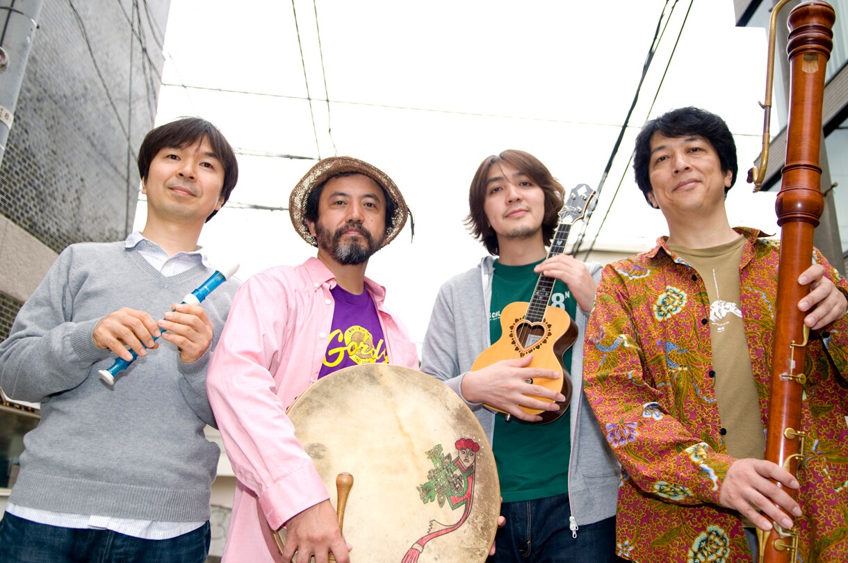 栗コーダーカルテット、銀座で楽しいクリスマスを演出 - 音楽ナタリー