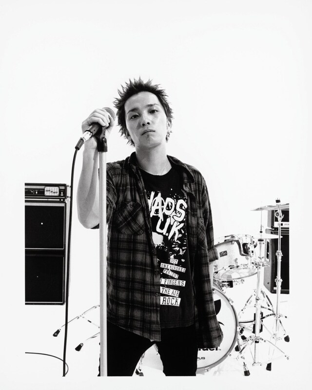 現在オフィシャルサイトでは「リフレイン～青春馬鹿野郎～」ビデオクリップのフル視聴を実施中。