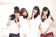 VOL.1＆2「FLASH記者になって袋とじを作れ！」の様子。写真左より大島優子、河西智美、北原里英、指原莉乃。