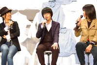 この日は3人ともGAPファッション。しかし岸田は「靴下だけ私物だったかもしれない……」と不安げな表情を見せた。