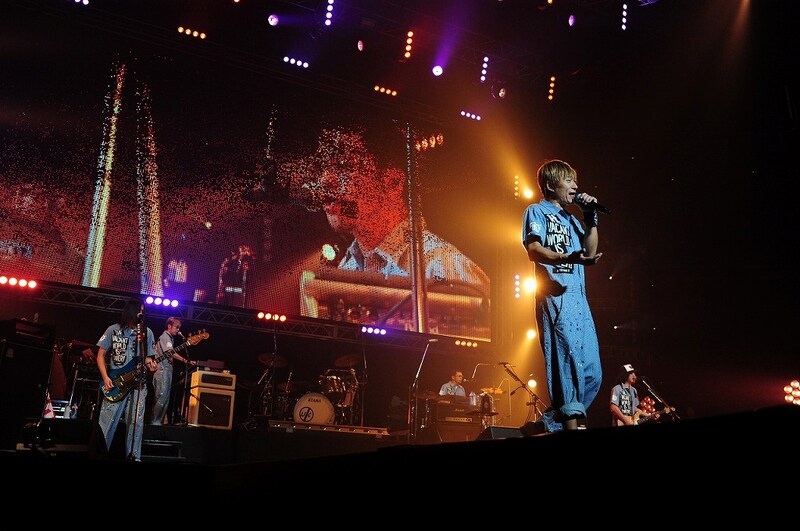 タイトルどおりに川西の50歳を祝うユニコーンのニューシングル「半世紀少年」は、イベント2日目の7日に発売。オリコンデイリーチャートで初登場2位を記録した。