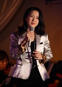 坂本冬美が“コブシ封印”J-POPライブで5曲を披露
