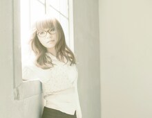 恋愛ソングの旗手として人気急上昇中の坂詰美紗子。