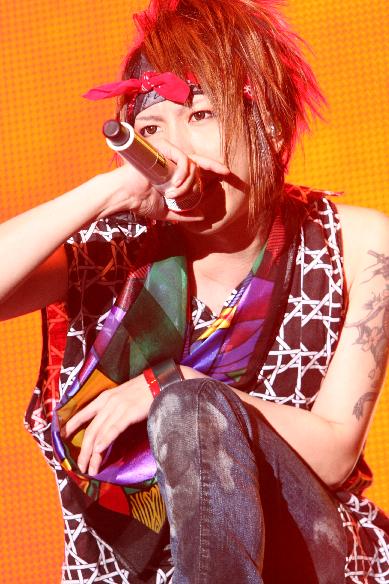 ナタリーでは後日、10月12日のツアーファイナル公演の詳細レポートを掲載予定。