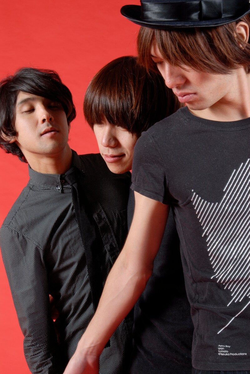 年明け早々には「スペースシャワー列伝TOUR」への出演も決定しているSISTER JET。クリスマスライブに参加できない人はこちらへ足を運ぼう。