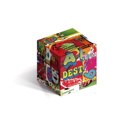 ベストアルバム「いままでのA面、B面ですと!?」Super DEST!? BOXは、カラフルな立方体仕様。