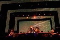 （撮影：渡部伸）