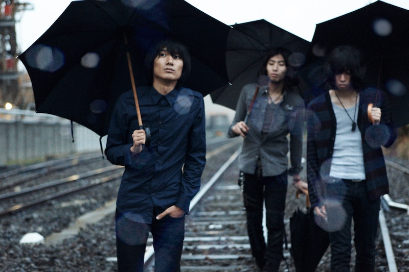 新たなスタートを切った3人は昨日10月14日より自主企画ツアー「What's Going On Tour '09」を開催中。本日10月15日は心斎橋CLUB QUATTRO公演、10月27日は渋谷CLUB QUATTRO公演を行う。