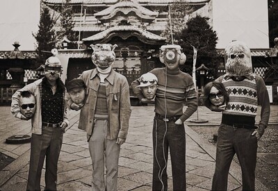 MONKEY MAJIKの新曲「Open Happiness」はコカ・コーラのグローバルキャンペーンCMソング、「MONSTER」は江崎グリコ「ポッキーチョコレート」スペースシャワーTVバージョンのCMソングに起用されている。