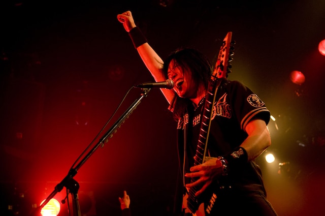 ANCHANGはライブ終了後、「今日のライブが良すぎたので、どこでも最高のライブができるようにがんばってきます！」とマシンガーに宣言。