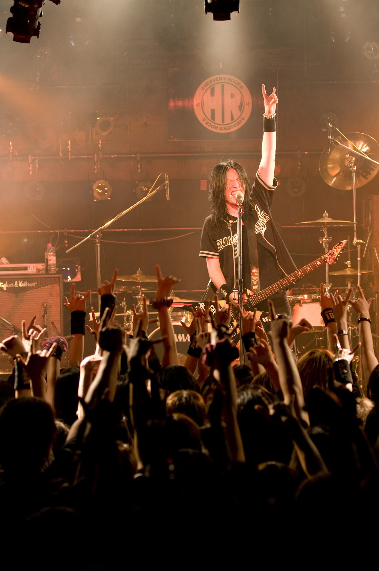 写真は10月15日にHEAVEN'S ROCK さいたま新都心 VJ-3で行われたライブの様子。
