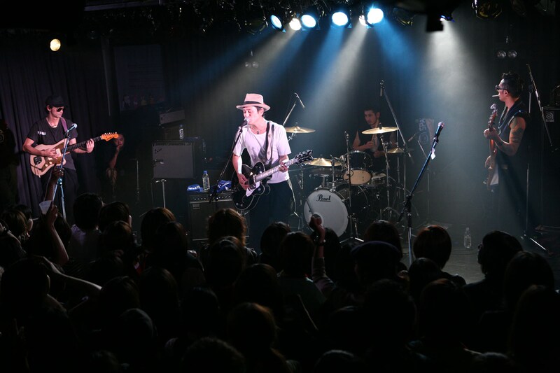 THE ZOOT 16のライブはレアな顔合わせでのステージに。