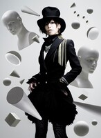 「ニコニコ動画」にて130万回の視聴数を誇る、小林オニキス（元COOPER / ナフタリンズオオサカ）制作の人気楽曲をフルカワミキがカバーするとあって、発売前から大きな話題を集めている。