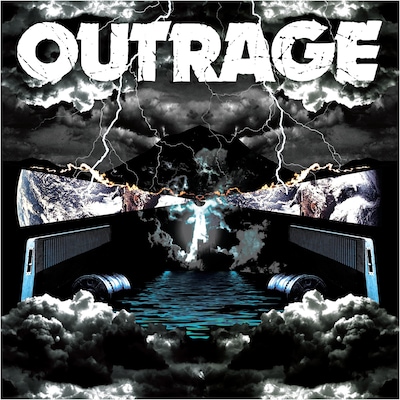 OUTRAGEのニューアルバム「OUTRAGE」ジャケット。先週末に行われたメタル系フェス「LOUD PARK 09」では新曲「RISE」も披露。圧巻のパフォーマンスで、集まったメタルヘッズを沸かせた。