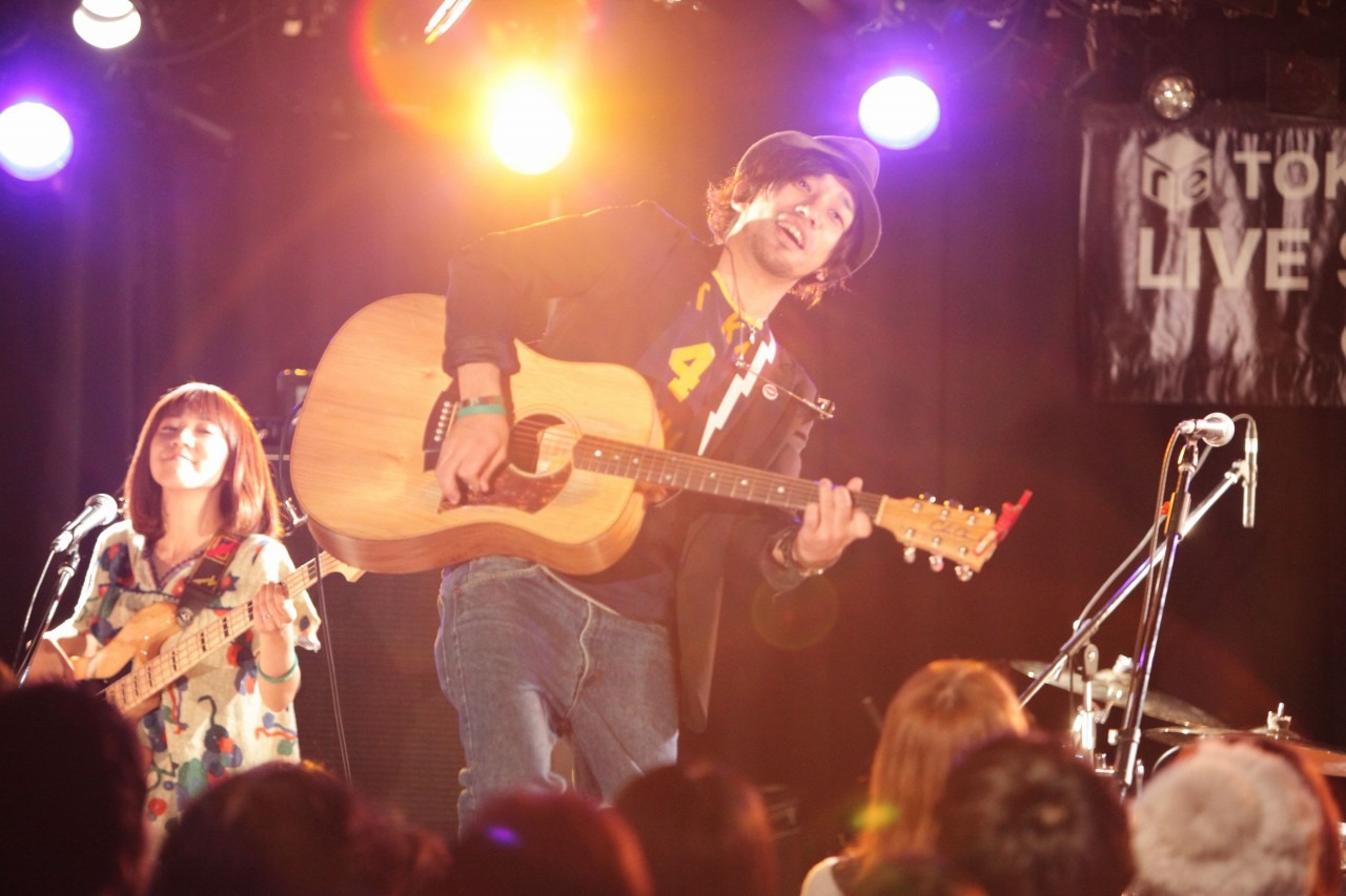現在ツアー真っ最中のD.W.ニコルズ。11月23日には下北沢CLUB Queでワンマンライブを行う。