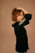 KOKIAは12月2日に自身がセレクトに携わったベストアルバム「pearl～The Best Collection～」をリリースする。