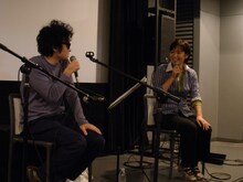 前野健太（左）と竹藤佳世監督（右）。