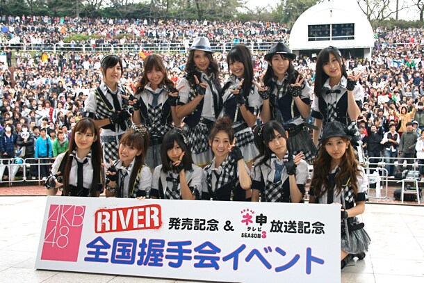 全国握手会イベントは今後、札幌、宮城、名古屋、大阪、広島、福岡でも実施。日時や会場については、オフィシャルサイトで追って発表される。