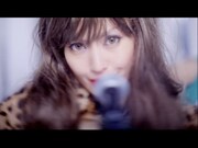 鬼束ちひろ、ロックな新作PVで濃厚キスシーン披露