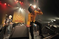 C.C.Lemonホールについて増子兄ィは「あのドリフが踏んだ板だからね！」「ライブが終わったあと、泣きながら板をはがして帰るから」と熱の入ったトークを披露。