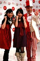 “紅白応援隊”＆“デジタル応援隊”の3人。