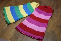 1stアルバム「バニラビーンズ」および配信シングル「恋のセオリー」リリース時の衣装。なお本日10月28日のイベントには現在彼女たちが着ている、シングル「LOVE & HATE」の衣装で登場する。