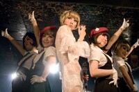 多くの男性を虜にしてきたルビィ嬢が突然の旅立ち。果たしてこのあとスペィドはどうなってしまうのか。3代目スペィドは!? すべてはクリスマスイブに明かされる。/ photo by Karnov