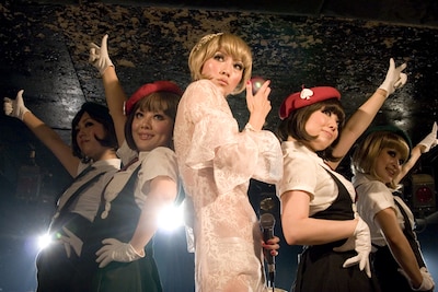 多くの男性を虜にしてきたルビィ嬢が突然の旅立ち。果たしてこのあとスペィドはどうなってしまうのか。3代目スペィドは!? すべてはクリスマスイブに明かされる。/ photo by Karnov