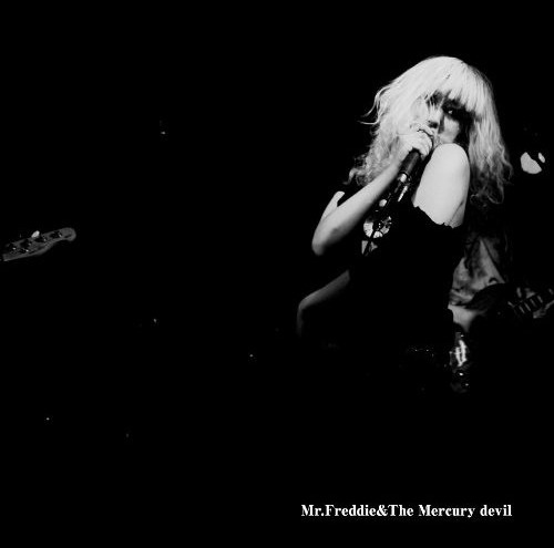 Mr.Freddie&The Mercury devilがついに全国へ。2010年の音楽シーンを賑わす存在となりそうだ（写真は1stフルアルバム「フレディ氏と水星の悪魔」ジャケット）。