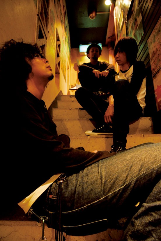 LOST IN TIMEはイベント最終日の12月29日に代々木Zher the ZOOで行われる「代沢クロニクル」に、BAZRA、椿屋四重奏とともに出演。