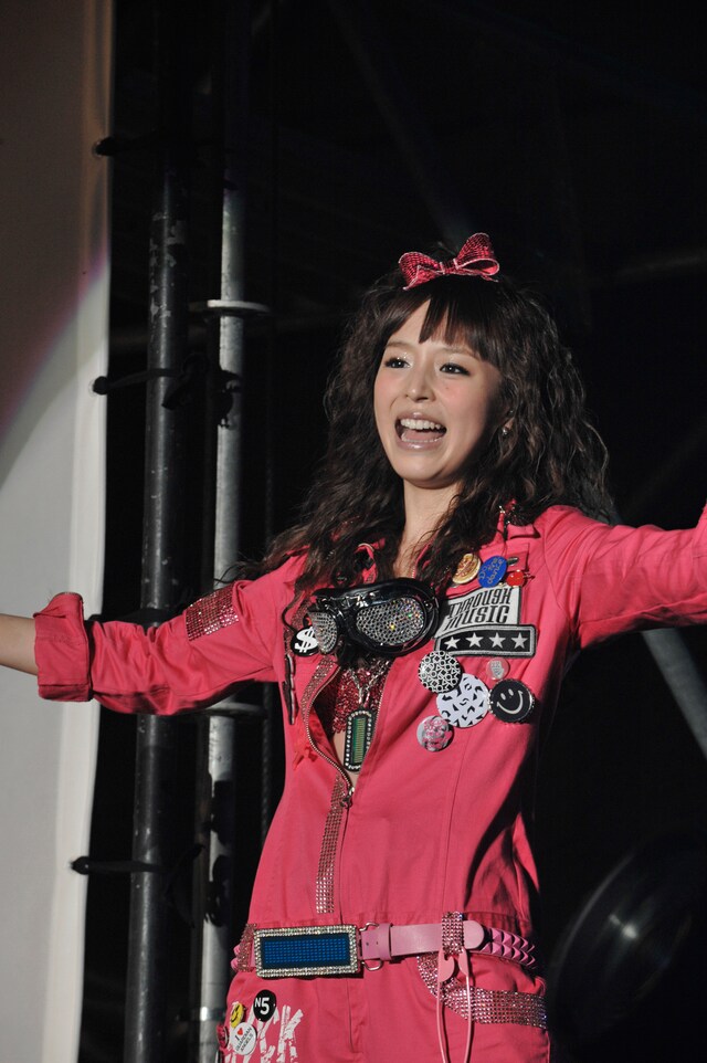 写真は昨年9月に富士急ハイランドで行われたLantisレーベル設立10周年2DAYSイベント「ランティス祭り」の様子。人気アーティストが多数集まった中、あーやは1日目のトリを務めた。