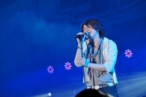 古泉一樹の声を務める小野大輔（写真は「ランティス祭り」の様子）。