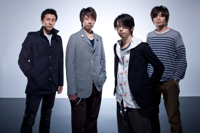 12月2日には注目のニューシングル「新世紀のラブソング」をリリース。初回盤付属DVDには今夏の韓国ライブの映像が収録されるので、ツアーの予習を兼ねてぜひチェックしておきたい。