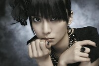 柴咲コウはニューアルバムを引っさげ、来年3月から初の全国ツアー「Kou Shibasaki Live Tour 2010 ～ラブ☆パラ～」を開催する。