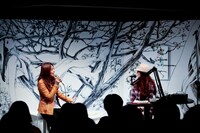 福原美穂はこの時期のアートについて「ハロウィンが終わり、赤と緑のクリスマスカラーに心躍る」と語った。