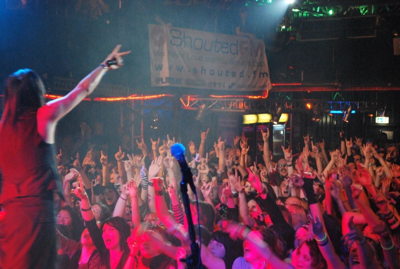 写真はミュンヘン公演の様子。